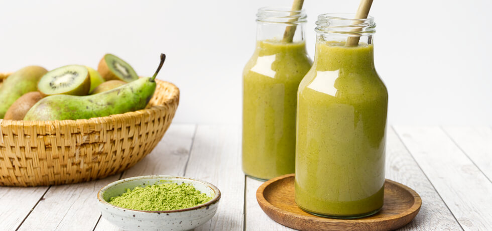 noblessa-keittiomestarin-blogi-2022-03-matcha-smoothie-980x460.jpg