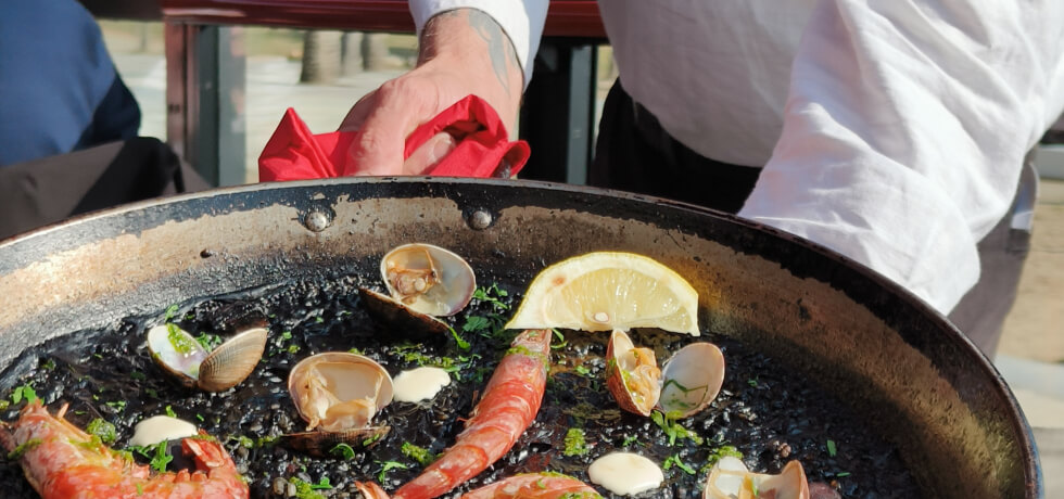 noblessa-keittiomestarin-blogi-2025-03-barcelona-musta-paella-980x460.jpg