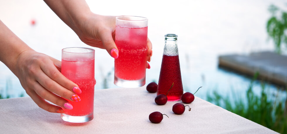 noblessa-keittiomestarin-blogi-2025-07-kirsikkamocktail-980x460.jpg